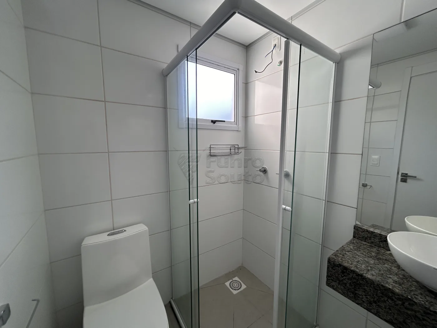 Comprar Apartamento / Padr&atilde;o em Pelotas R$ 240.000,00 - Foto 10