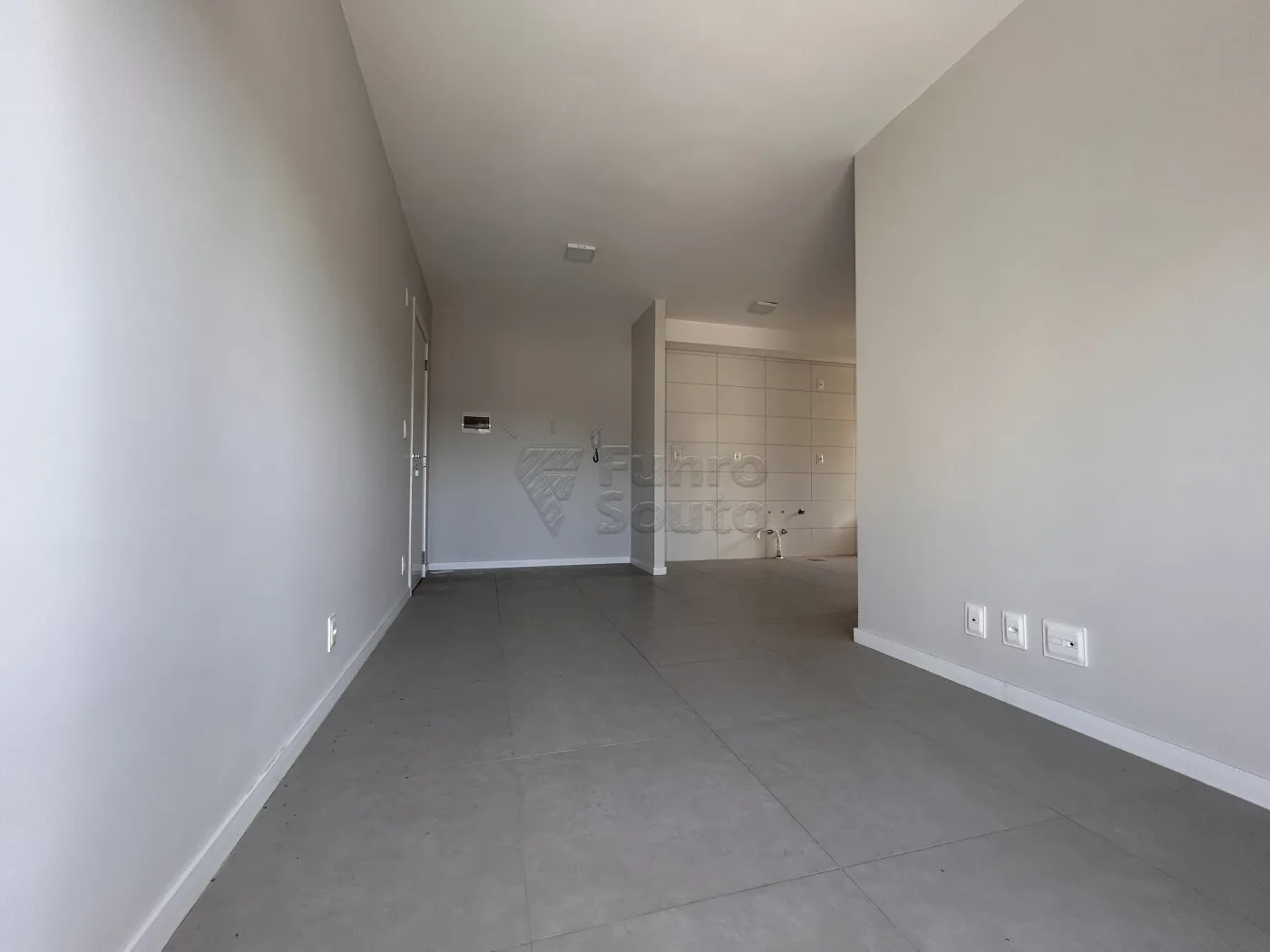 Comprar Apartamento / Padr&atilde;o em Pelotas R$ 240.000,00 - Foto 4