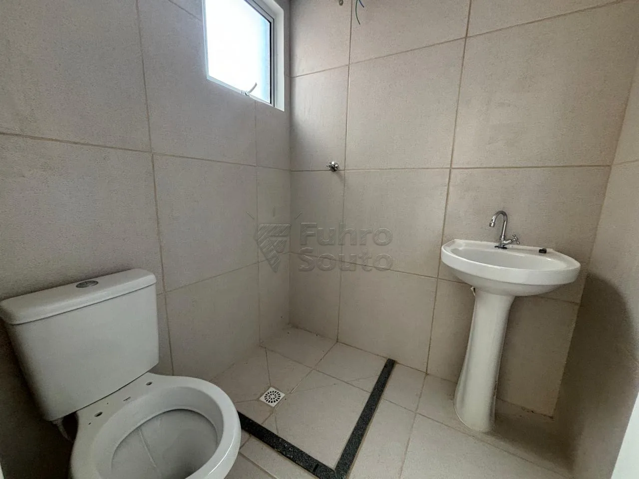 Comprar Apartamento / Padr&atilde;o em Pelotas R$ 125.000,00 - Foto 6