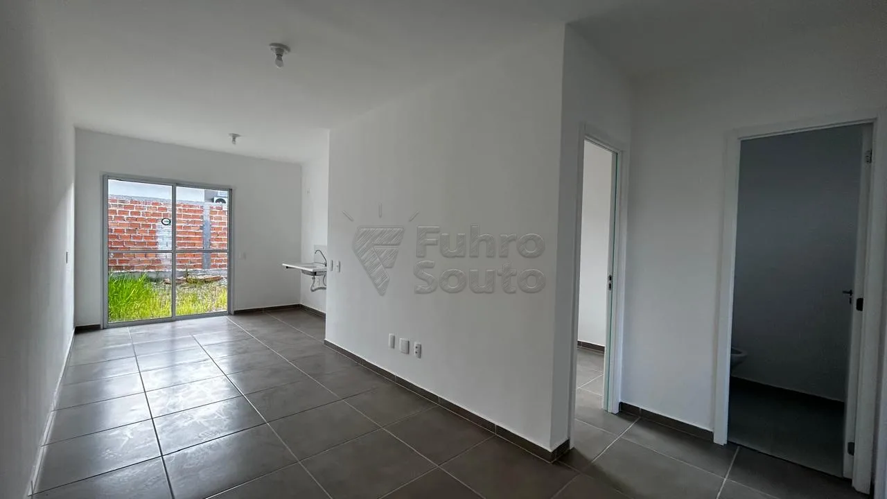 Comprar Casa / Condom&iacute;nio em Pelotas R$ 230.000,00 - Foto 1