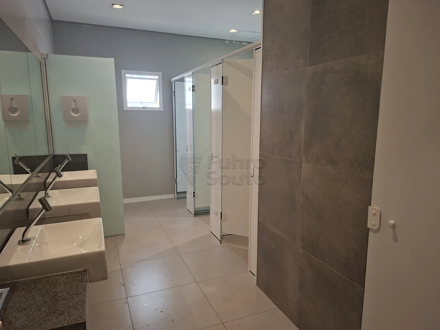 Comprar Apartamento / Padr&atilde;o em Pelotas R$ 340.500,00 - Foto 11