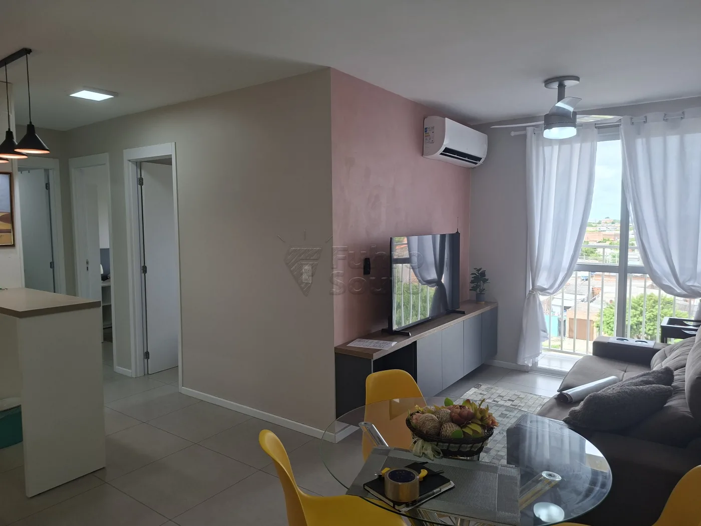 Comprar Apartamento / Padr&atilde;o em Pelotas R$ 340.500,00 - Foto 1