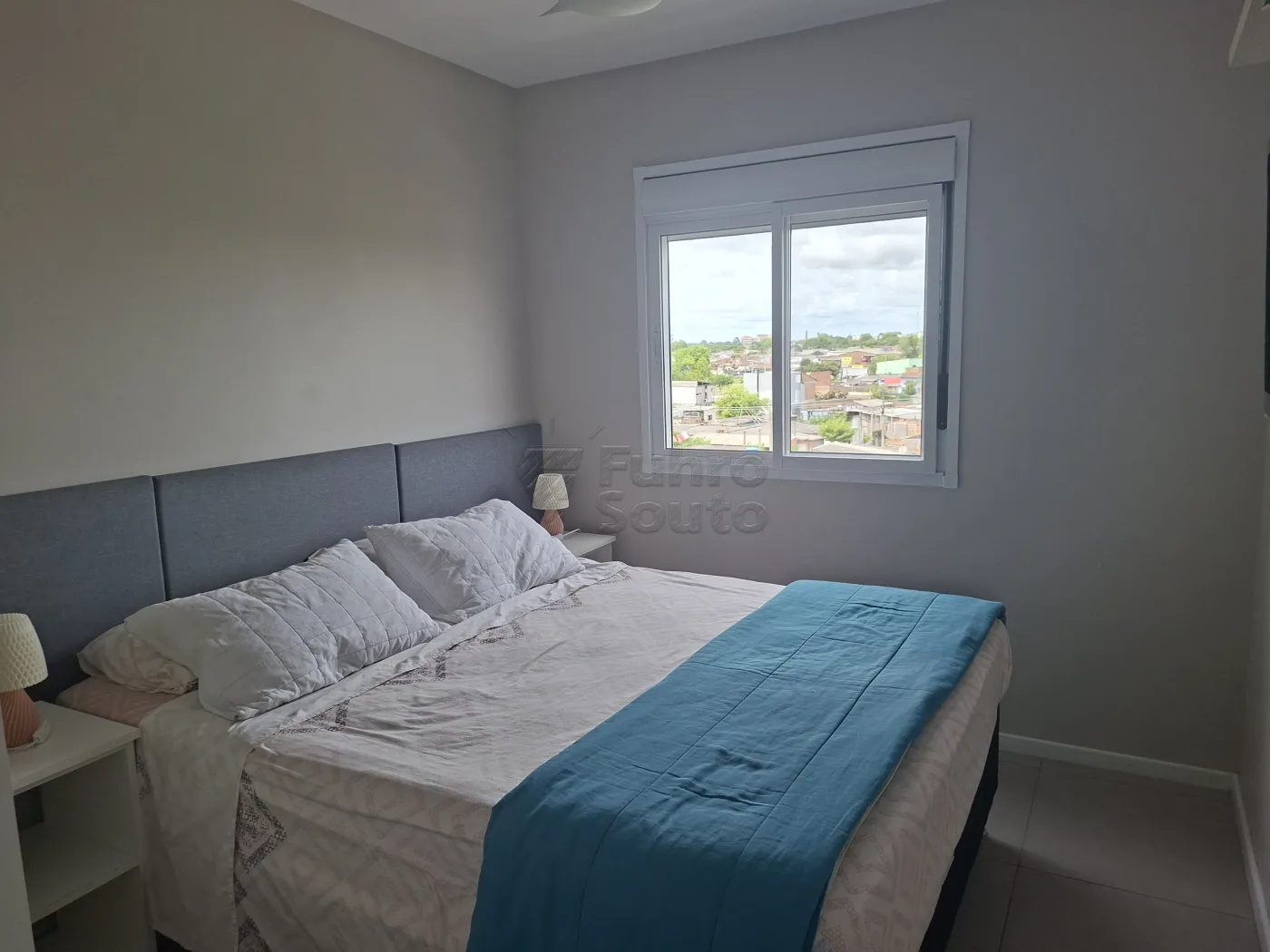 Comprar Apartamento / Padr&atilde;o em Pelotas R$ 340.500,00 - Foto 4