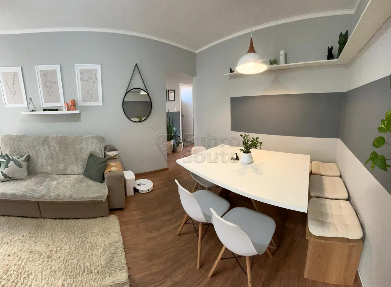 Comprar Apartamento / Padr&atilde;o em Pelotas R$ 250.000,00 - Foto 2