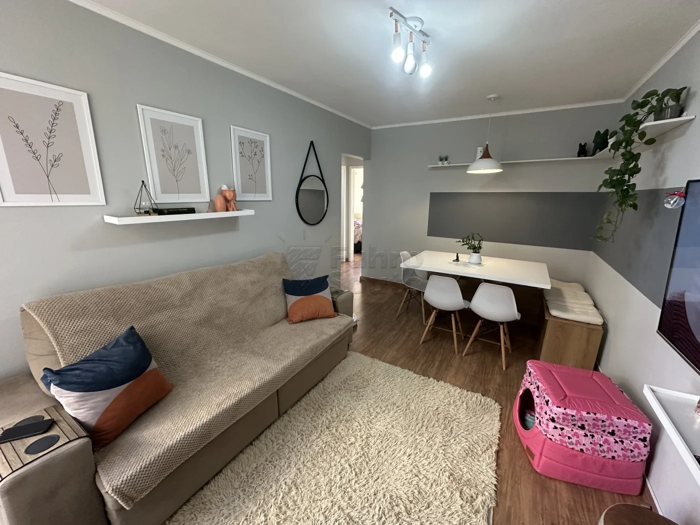 Comprar Apartamento / Padr&atilde;o em Pelotas R$ 250.000,00 - Foto 3