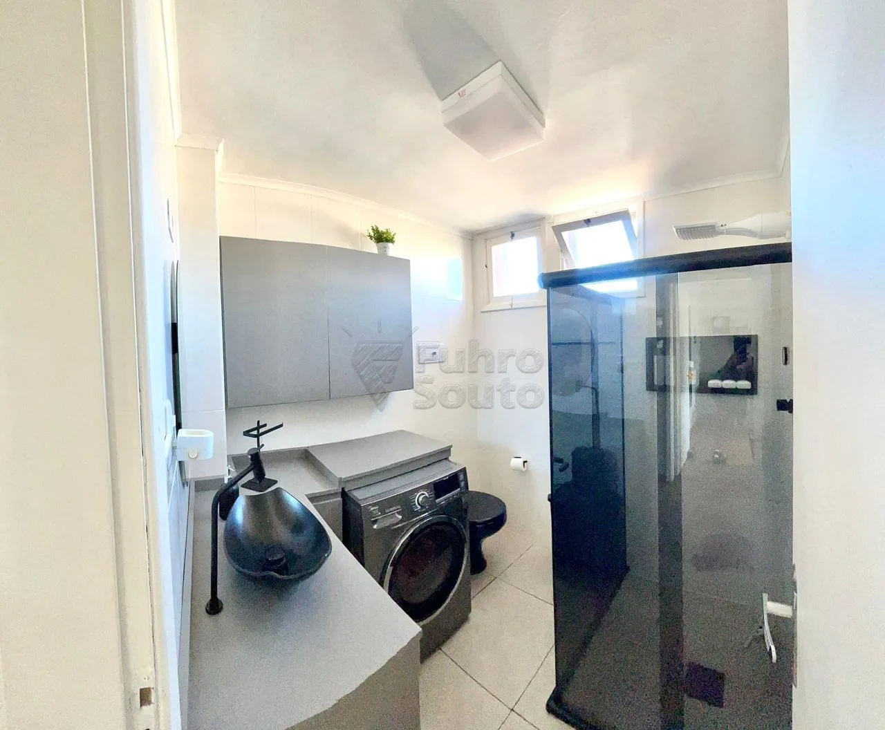 Comprar Apartamento / Padr&atilde;o em Pelotas R$ 250.000,00 - Foto 10