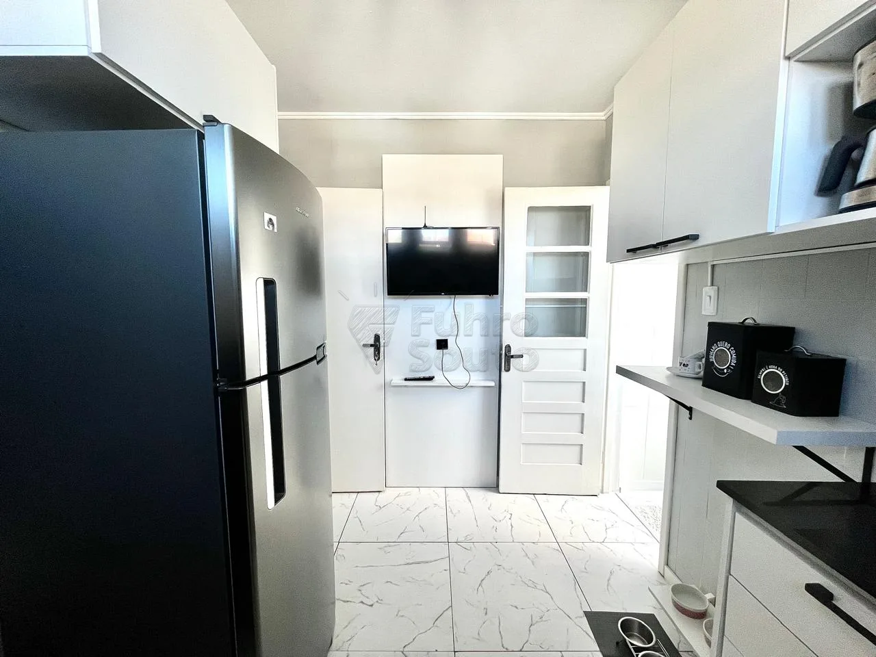 Comprar Apartamento / Padr&atilde;o em Pelotas R$ 250.000,00 - Foto 5