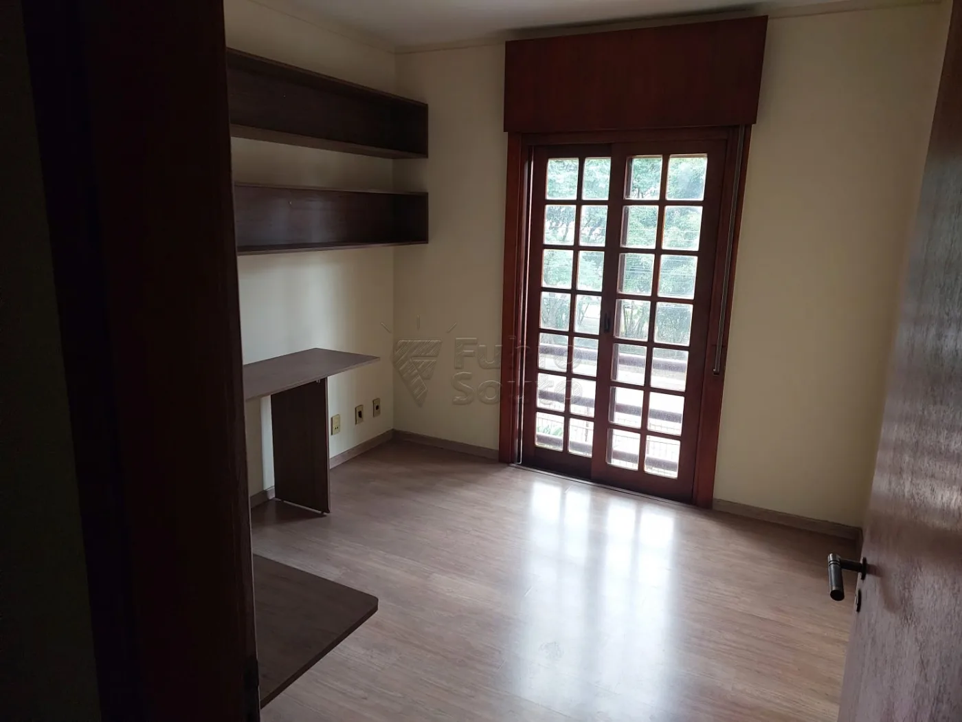Comprar Apartamento / Padr&atilde;o em Pelotas R$ 670.000,00 - Foto 3