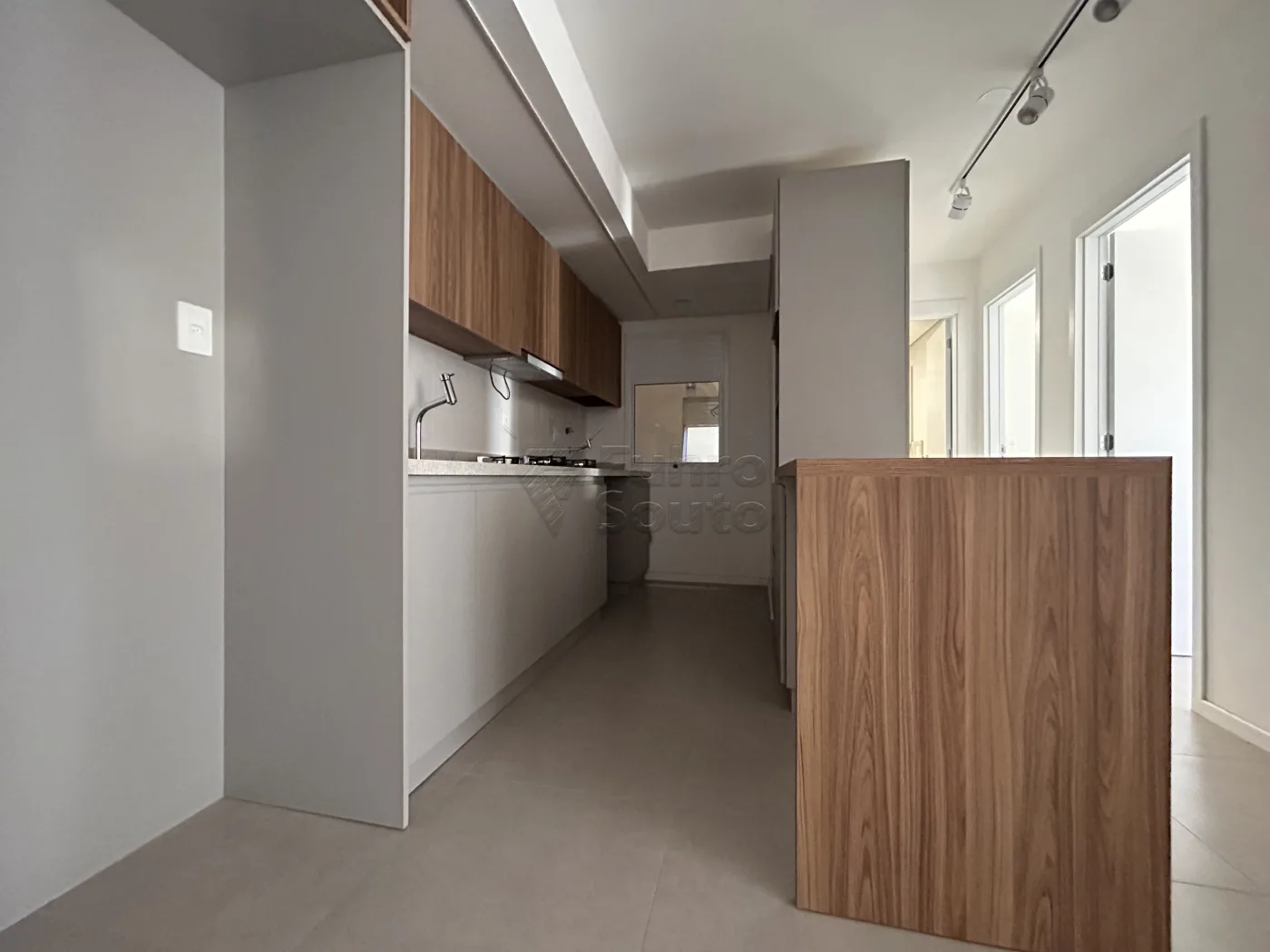 Comprar Apartamento / Padr&atilde;o em Pelotas R$ 320.000,00 - Foto 3