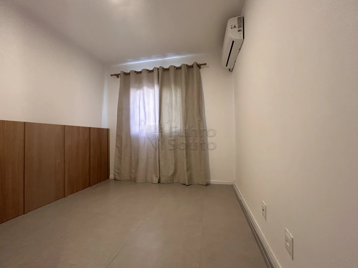 Comprar Apartamento / Padr&atilde;o em Pelotas R$ 320.000,00 - Foto 7