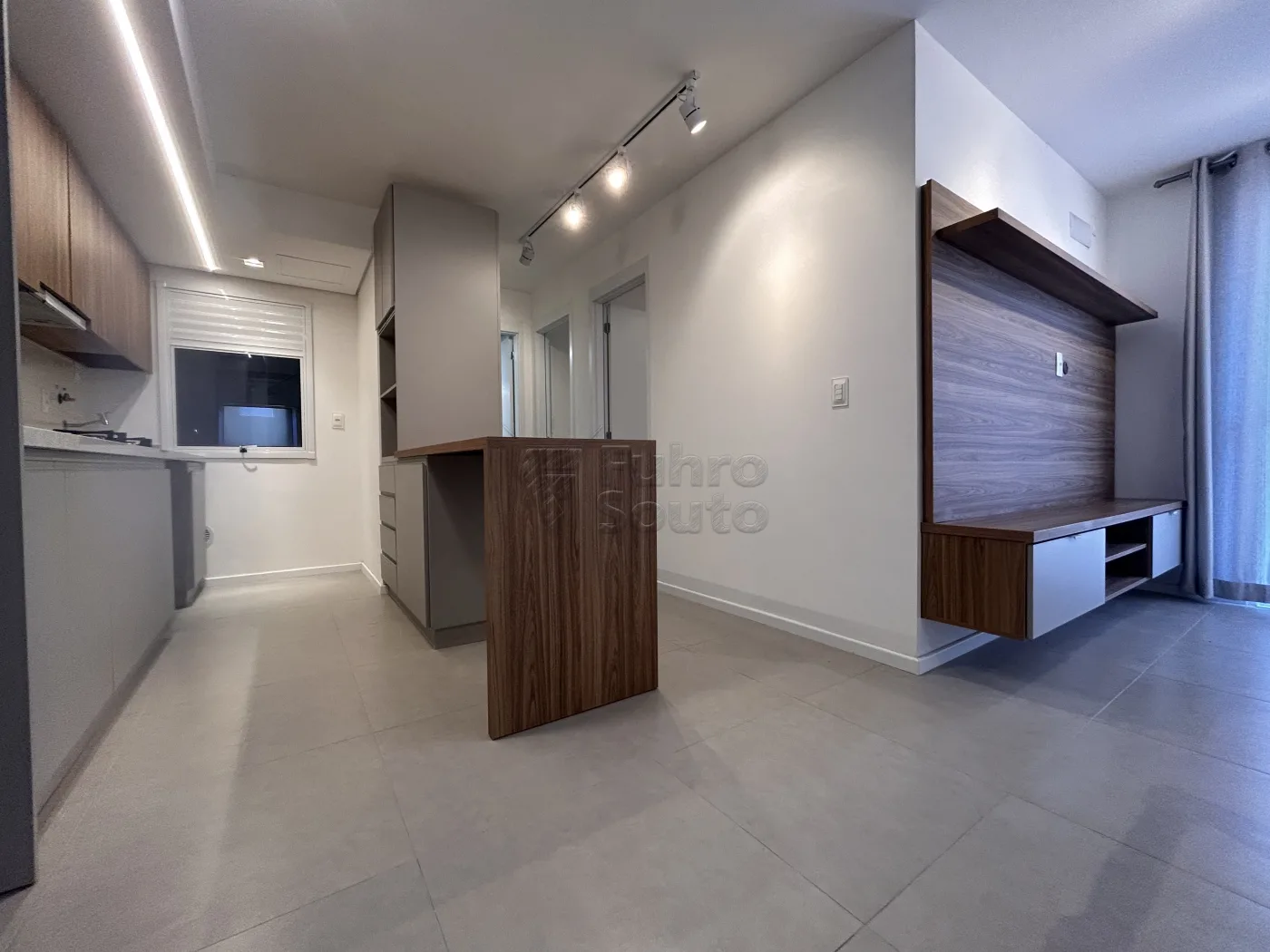 Comprar Apartamento / Padr&atilde;o em Pelotas R$ 320.000,00 - Foto 4