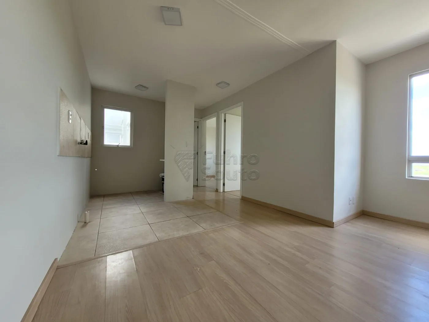 Comprar Apartamento / Padr&atilde;o em Pelotas R$ 157.900,00 - Foto 1