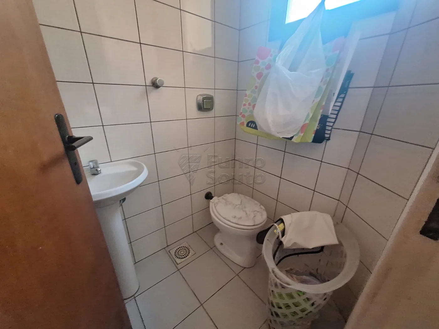 Comprar Apartamento / Padr&atilde;o em Pelotas R$ 490.000,00 - Foto 12