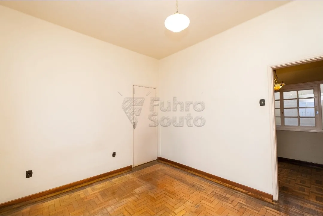 Comprar Casa / Padr&atilde;o em Pelotas R$ 750.000,00 - Foto 12