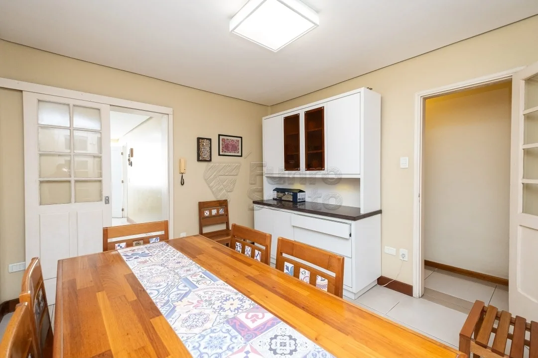 Comprar Casa / Padr&atilde;o em Pelotas R$ 750.000,00 - Foto 5