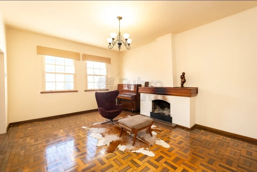 Comprar Casa / Padr&atilde;o em Pelotas R$ 750.000,00 - Foto 2