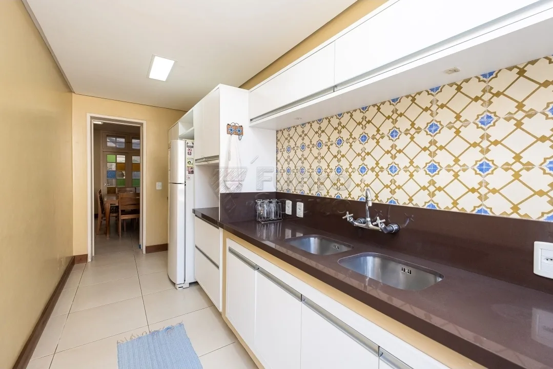 Comprar Casa / Padr&atilde;o em Pelotas R$ 750.000,00 - Foto 7