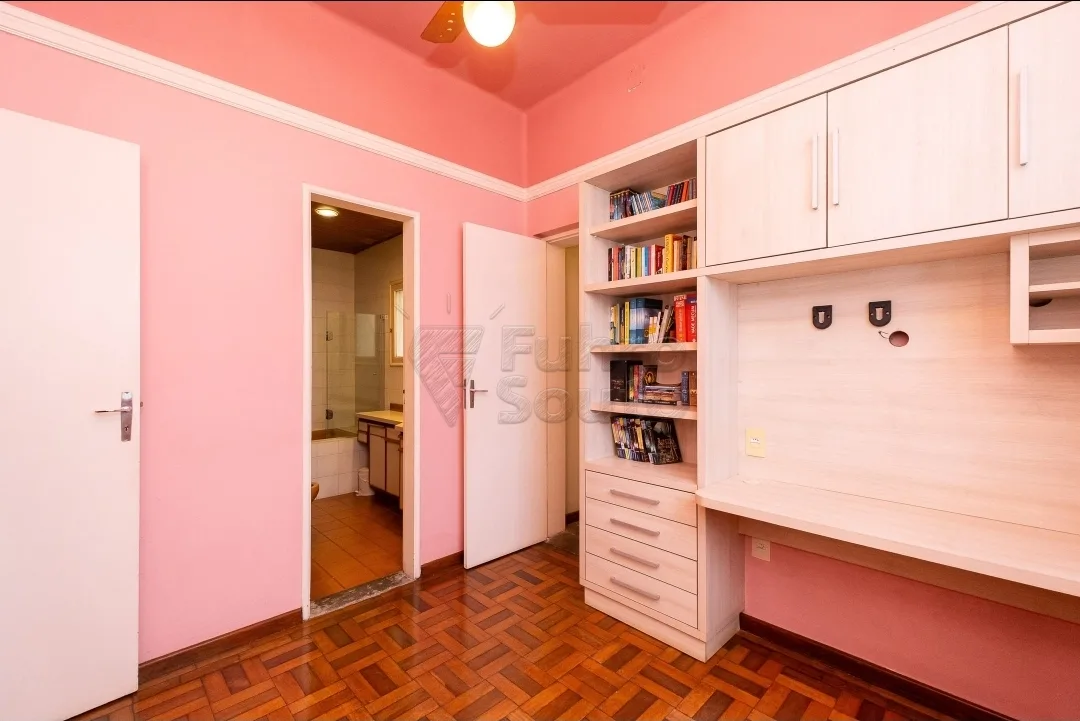 Comprar Casa / Padr&atilde;o em Pelotas R$ 750.000,00 - Foto 19