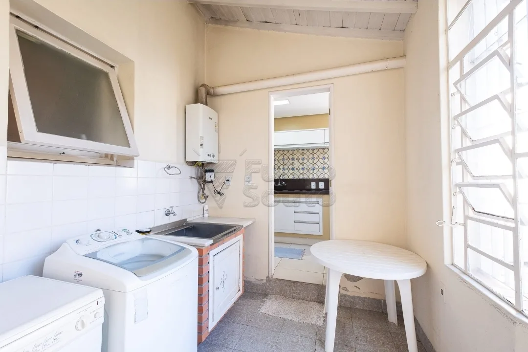 Comprar Casa / Padr&atilde;o em Pelotas R$ 750.000,00 - Foto 31