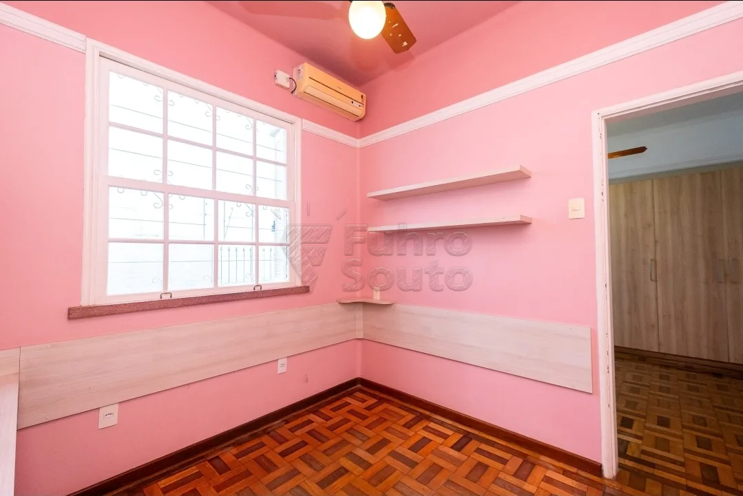 Comprar Casa / Padr&atilde;o em Pelotas R$ 750.000,00 - Foto 22