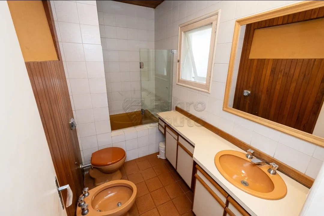 Comprar Casa / Padr&atilde;o em Pelotas R$ 750.000,00 - Foto 28