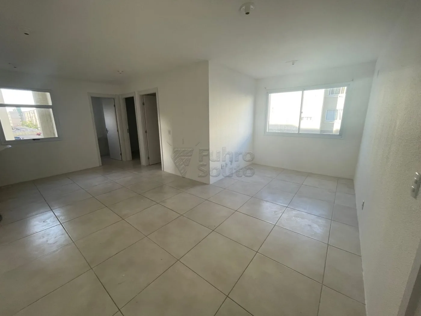 Comprar Apartamento / Padr&atilde;o em Pelotas R$ 135.000,00 - Foto 1