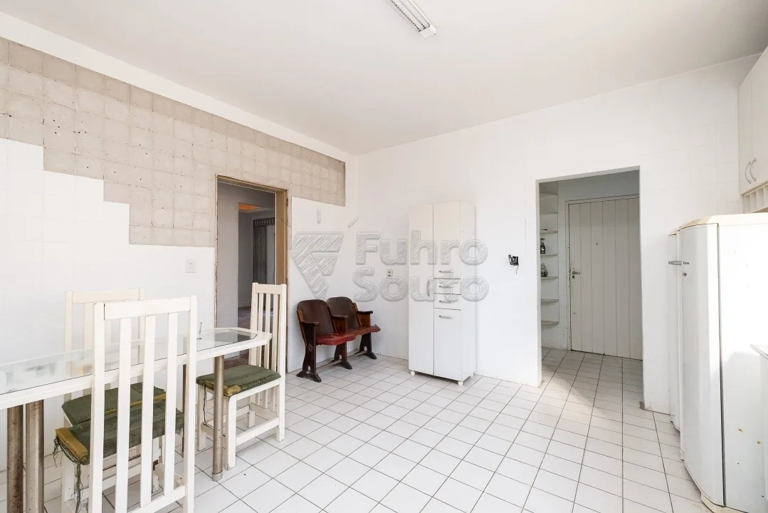 Comprar Casa / Padr&atilde;o em Pelotas R$ 749.000,00 - Foto 7