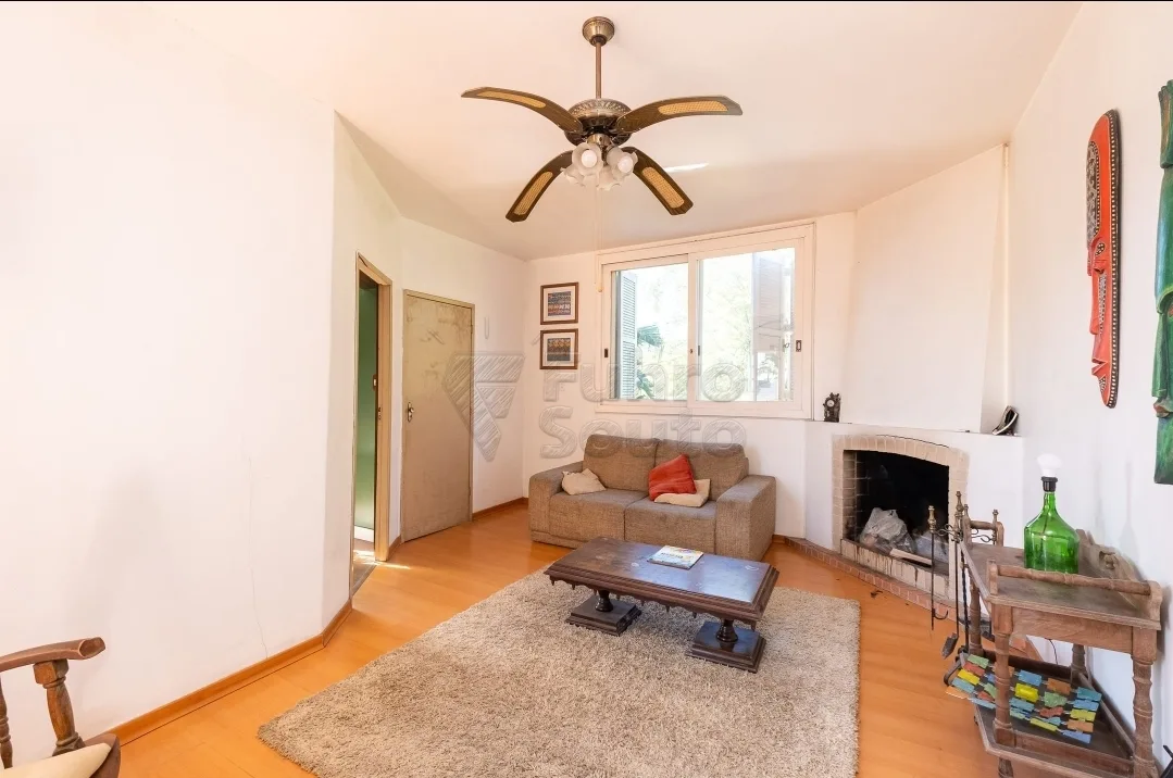 Comprar Casa / Padr&atilde;o em Pelotas R$ 749.000,00 - Foto 1