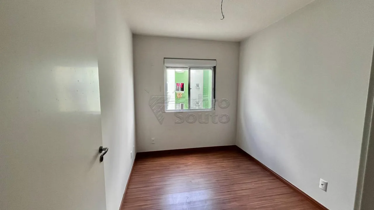 Comprar Apartamento / Padr&atilde;o em Pelotas R$ 170.000,00 - Foto 6