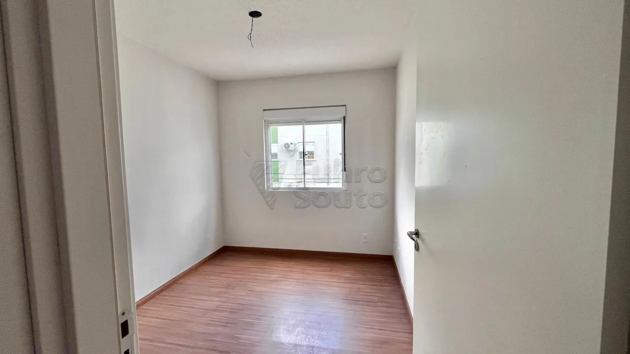 Comprar Apartamento / Padr&atilde;o em Pelotas R$ 170.000,00 - Foto 5