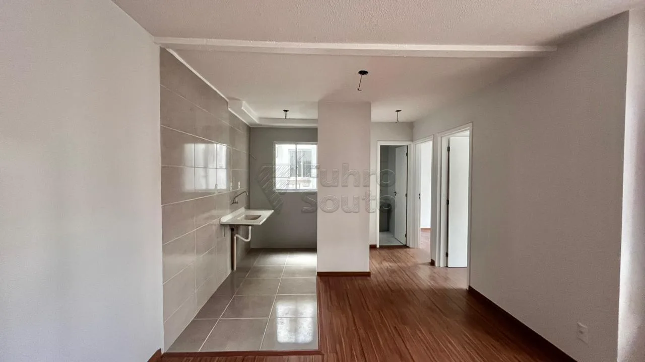 Comprar Apartamento / Padr&atilde;o em Pelotas R$ 170.000,00 - Foto 1