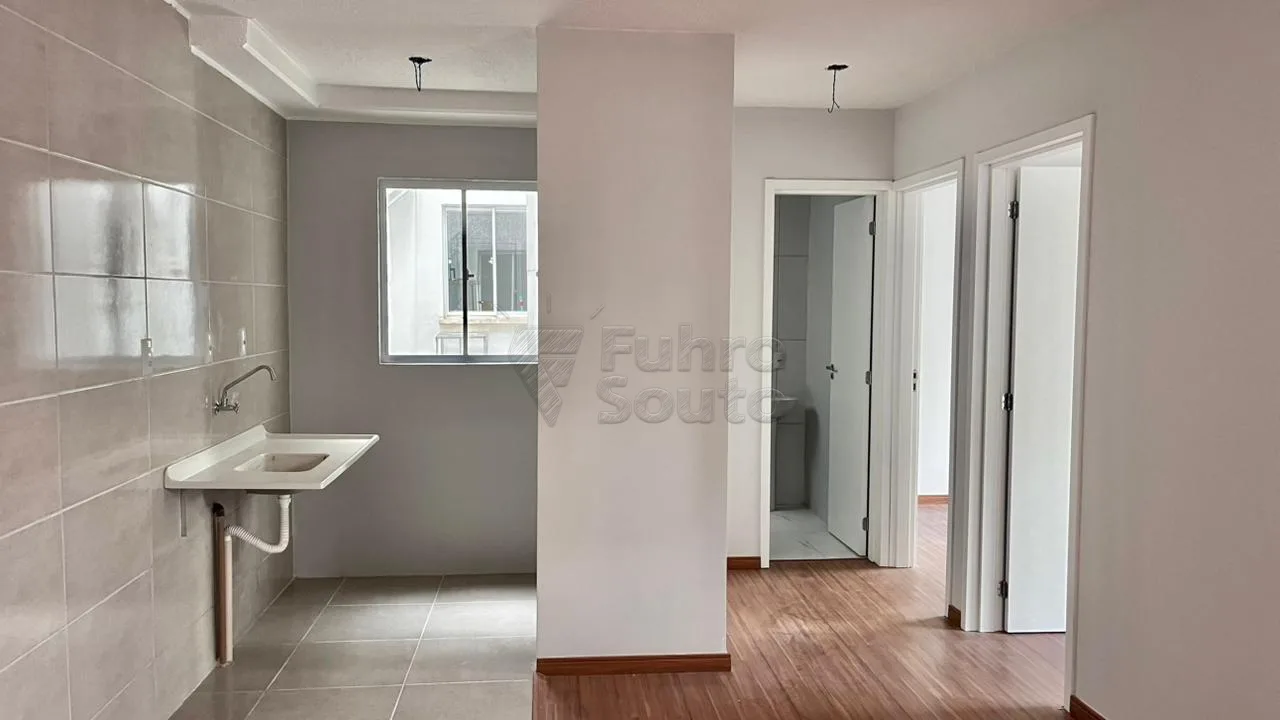 Comprar Apartamento / Padr&atilde;o em Pelotas R$ 170.000,00 - Foto 2