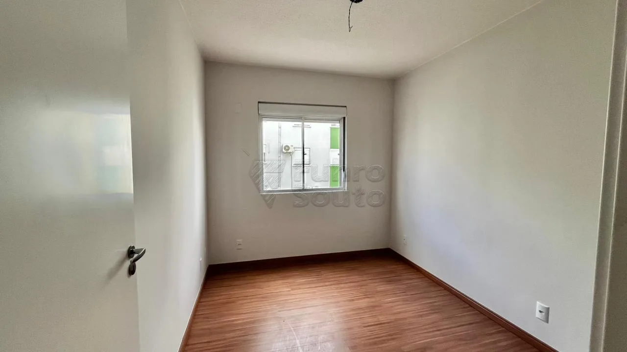 Comprar Apartamento / Padr&atilde;o em Pelotas R$ 170.000,00 - Foto 5