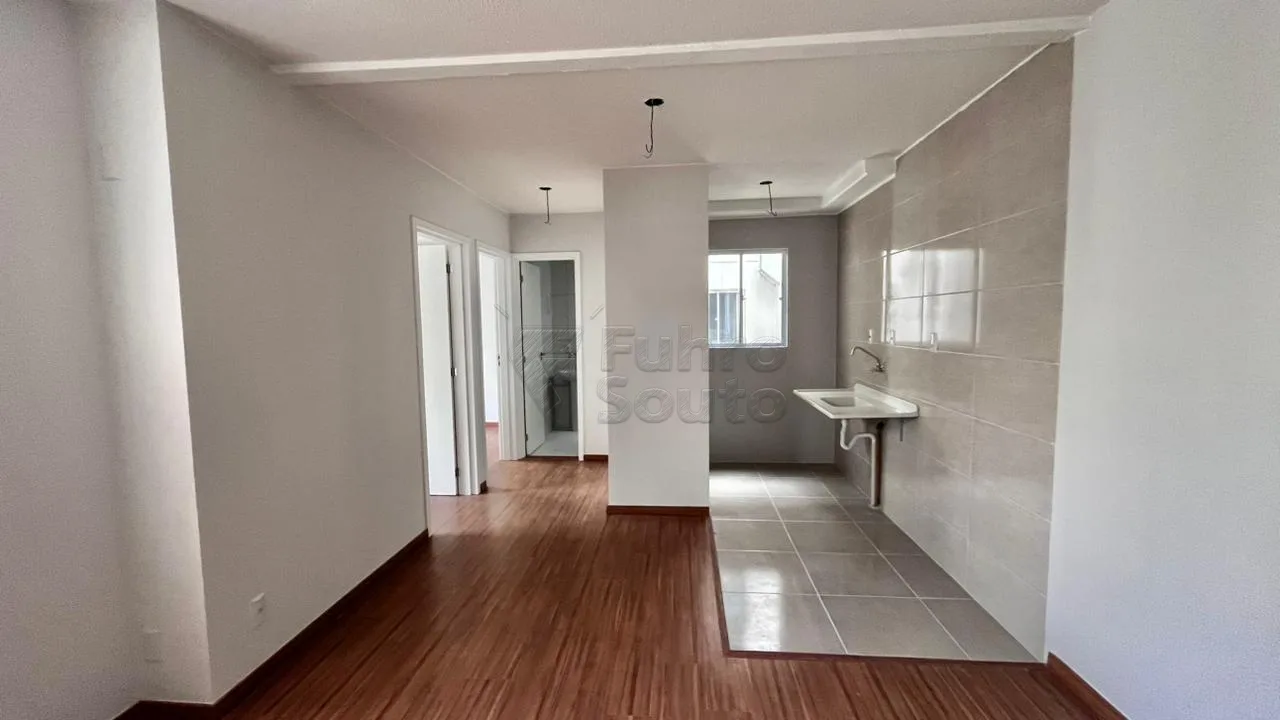 Comprar Apartamento / Padr&atilde;o em Pelotas R$ 170.000,00 - Foto 1