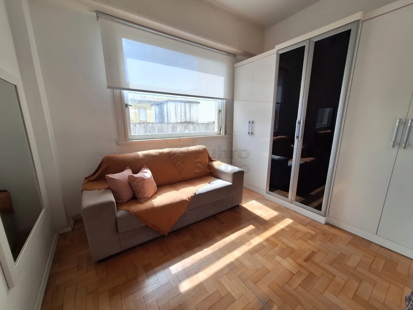 Comprar Apartamento / Padr&atilde;o em Pelotas R$ 435.000,00 - Foto 8