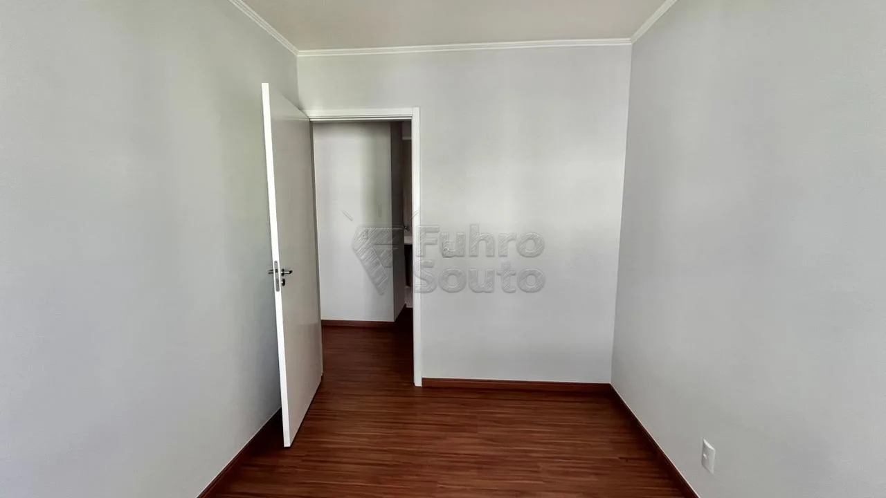 Comprar Apartamento / Padr&atilde;o em Pelotas R$ 170.000,00 - Foto 3