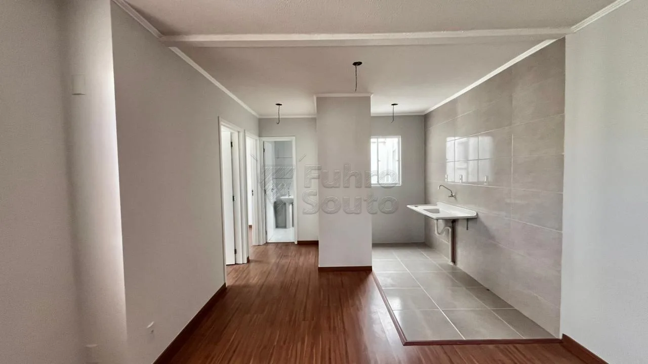 Comprar Apartamento / Padr&atilde;o em Pelotas R$ 170.000,00 - Foto 1