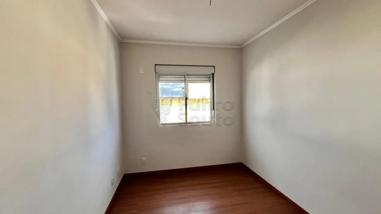 Comprar Apartamento / Padr&atilde;o em Pelotas R$ 170.000,00 - Foto 5