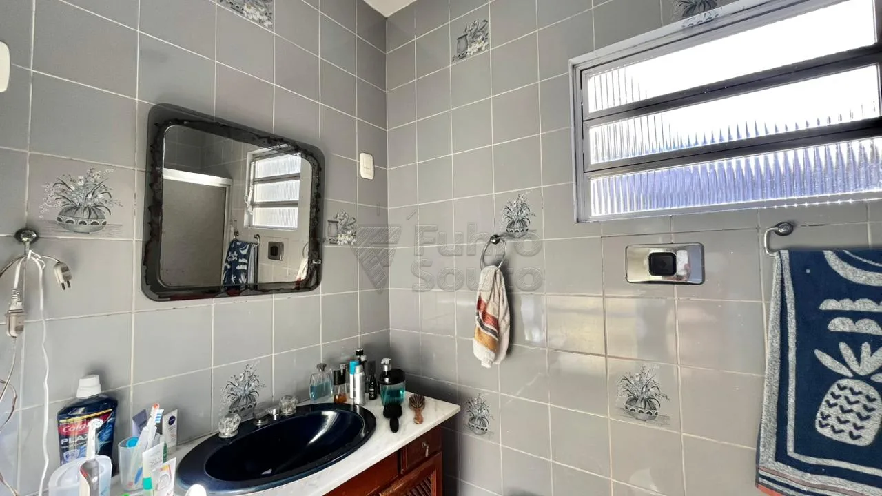 Comprar Casa / Padr&atilde;o em Pelotas R$ 630.000,00 - Foto 16