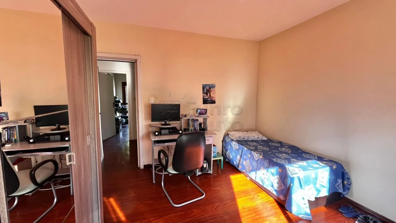 Comprar Casa / Padr&atilde;o em Pelotas R$ 630.000,00 - Foto 9