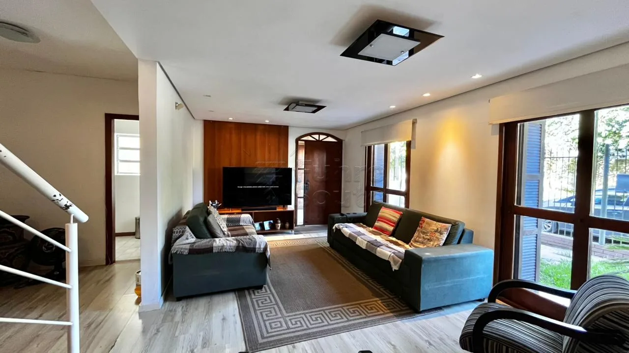 Comprar Casa / Padr&atilde;o em Pelotas R$ 630.000,00 - Foto 1