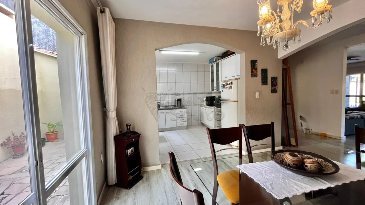 Comprar Casa / Padr&atilde;o em Pelotas R$ 630.000,00 - Foto 5