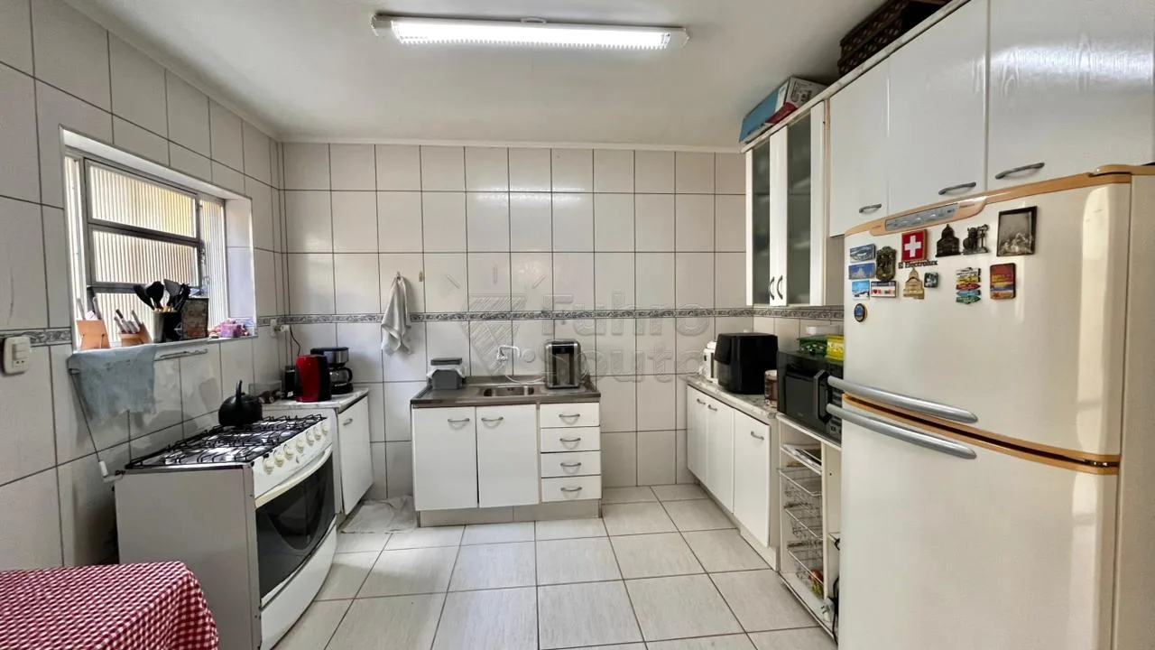 Comprar Casa / Padr&atilde;o em Pelotas R$ 630.000,00 - Foto 7