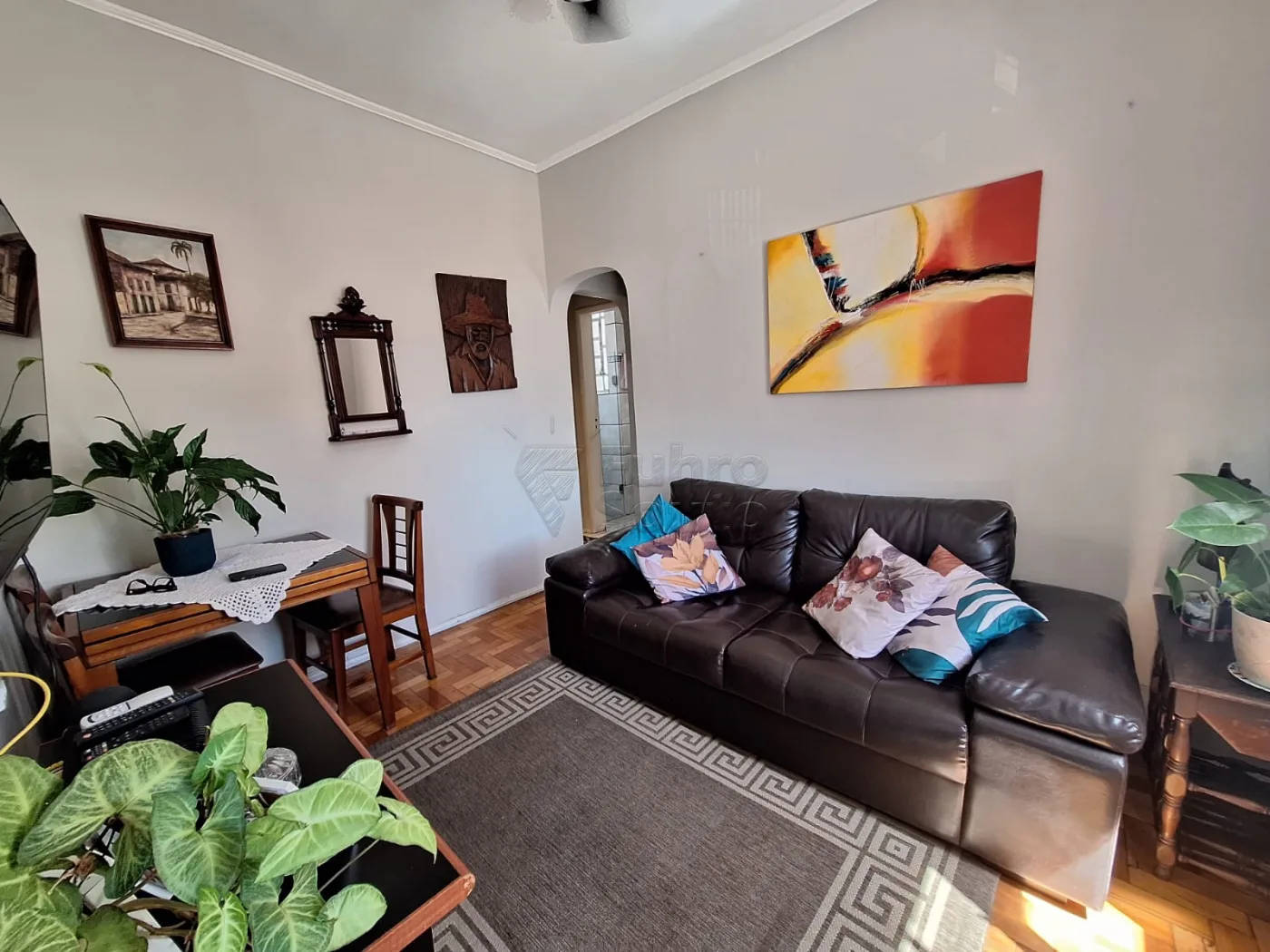 Comprar Apartamento / Padr&atilde;o em Pelotas R$ 220.000,00 - Foto 2