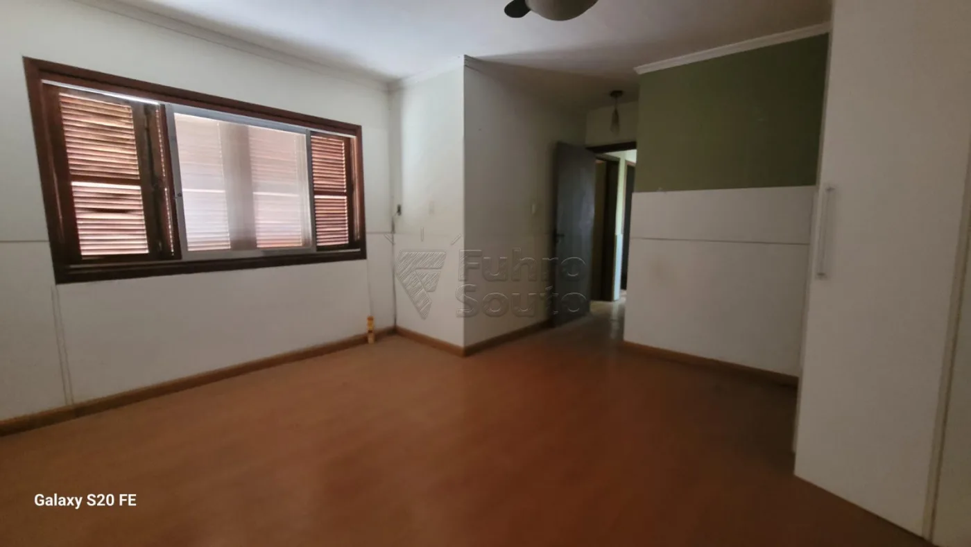 Comprar Casa / Padr&atilde;o em Pelotas R$ 590.000,00 - Foto 1