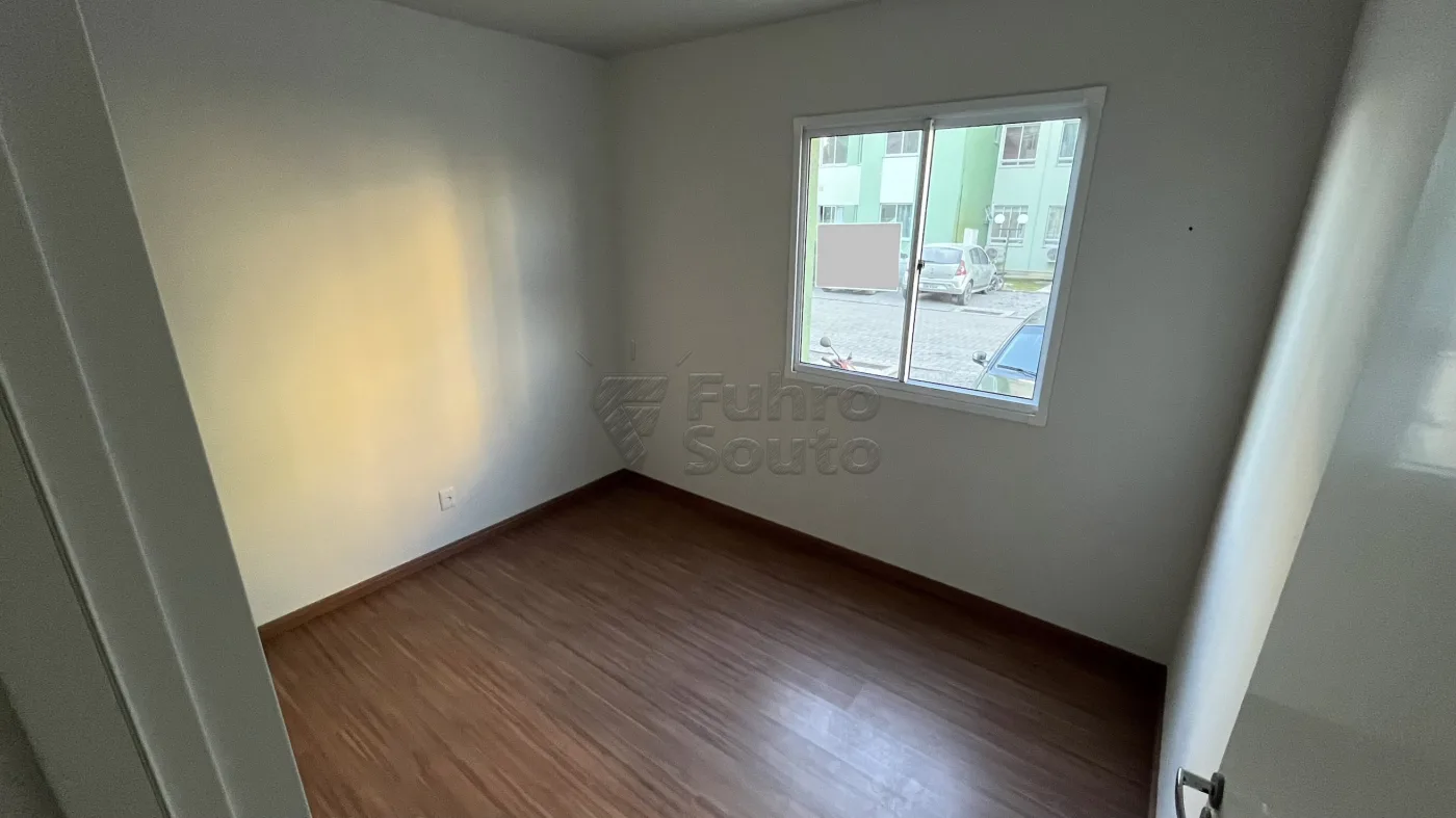 Comprar Apartamento / Padr&atilde;o em Pelotas R$ 154.900,00 - Foto 4