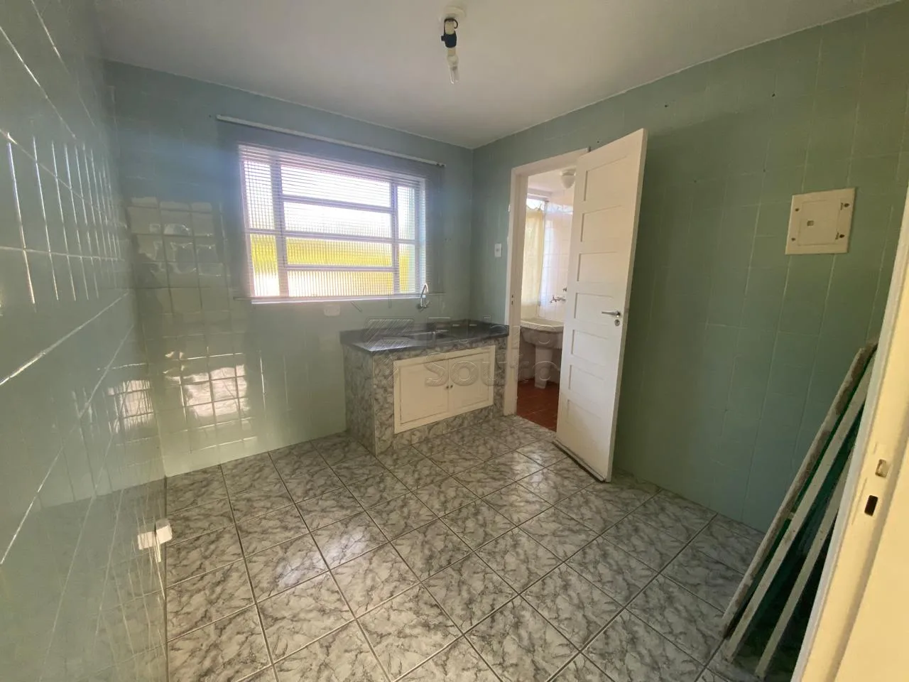 Comprar Apartamento / Padr&atilde;o em Pelotas R$ 230.000,00 - Foto 3