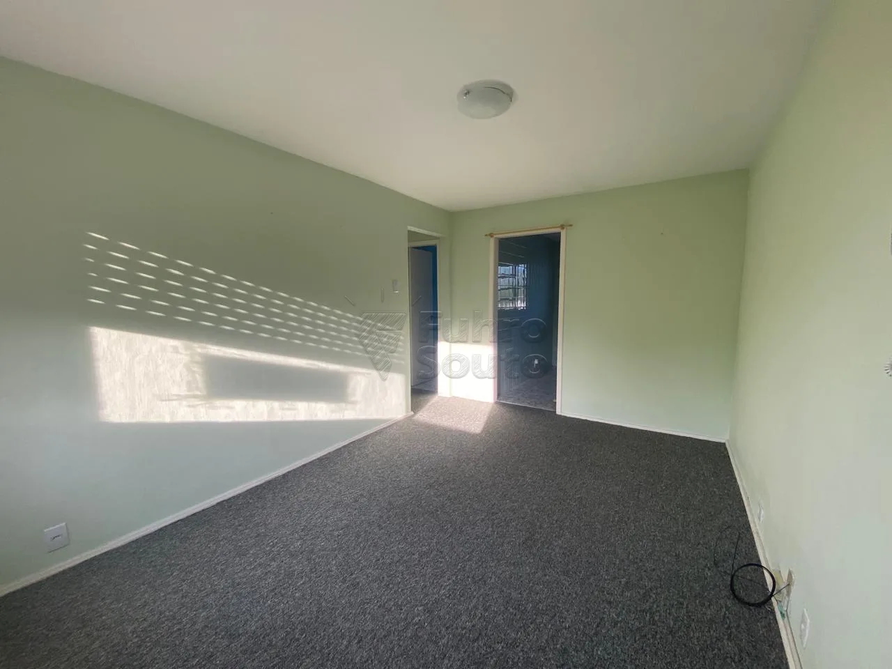 Comprar Apartamento / Padr&atilde;o em Pelotas R$ 230.000,00 - Foto 6