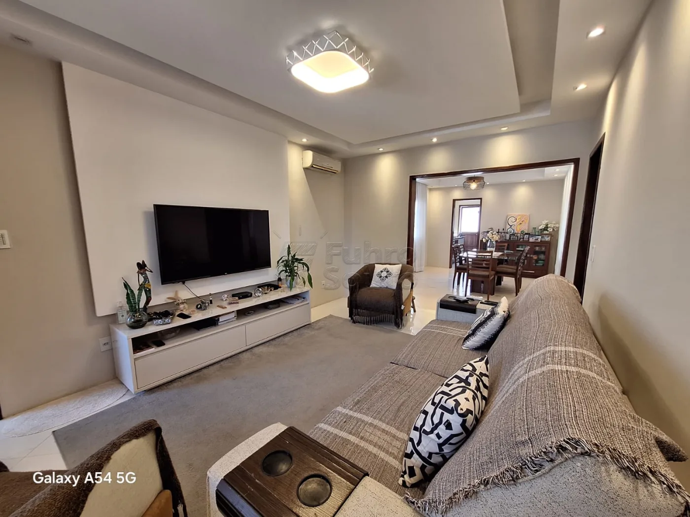 Comprar Casa / Padr&atilde;o em Pelotas R$ 1.100.000,00 - Foto 1