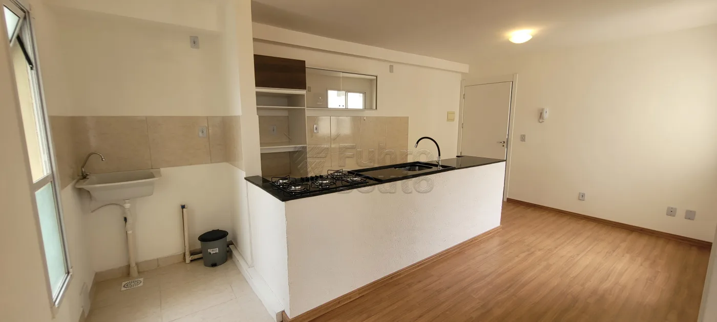 Comprar Apartamento / Padr&atilde;o em Pelotas R$ 169.000,00 - Foto 2